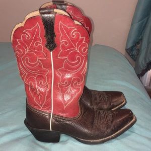 Red / Brown Scalloped Square-toe Ariat Boots 8 1/2